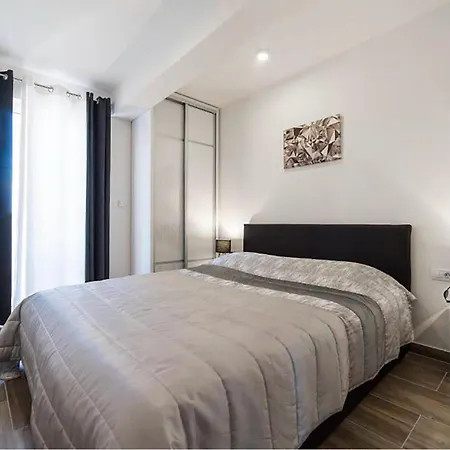 Amazing In With Swimming Pool Appartement *