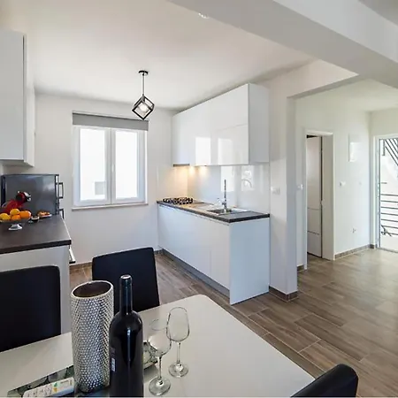 Appartement Amazing In With Swimming Pool *